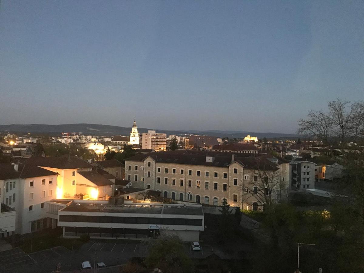 Bel Appartement Renove, Spacieux Et Lumineux Bourg-en-Bresse Luaran gambar